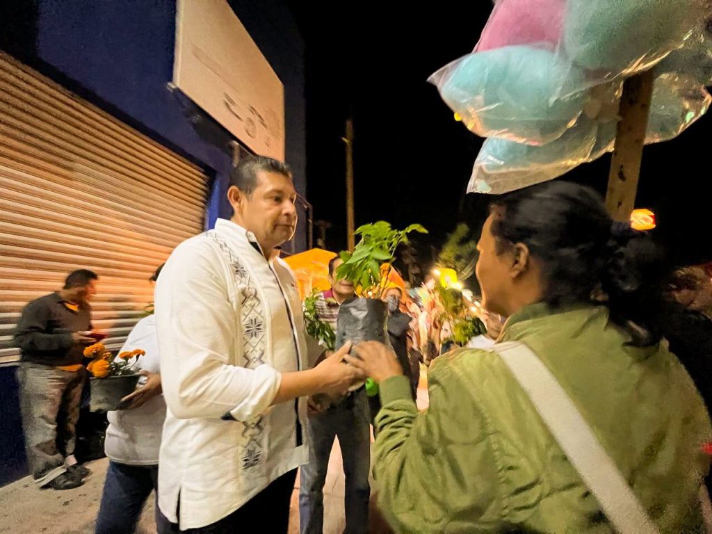 12 horas continuas de caminata realiza Armenta como parte de la Jornada “Sembremos Esperanza”