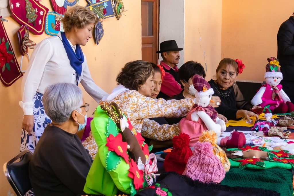 Rinde María De La Barreda su primer informe frente al DIF Cholula