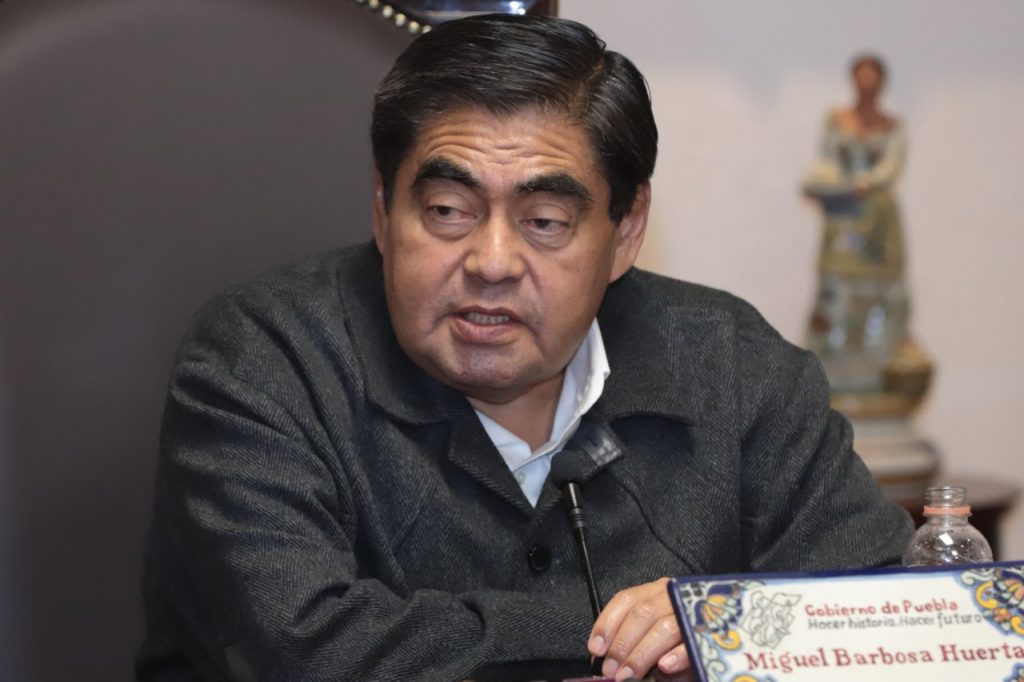 Al menos 50 mil poblanos participarán en marcha por defensa de AMLO, estimó Miguel Barbosa