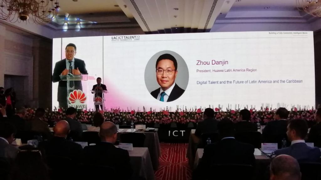 Líderes educativos y empresariales de América Latina y el Caribe piden aunar esfuerzos para hacer crecer la reserva de talento digital