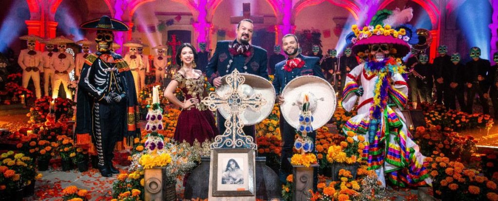 La dinastía Aguilar celebra el día de muertos y un año de éxitos musicales con la presentación de su libro “Mexicano hasta los huesos”