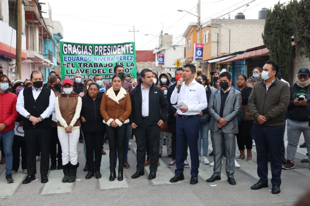 Rehabilitan calle Camino Nacional