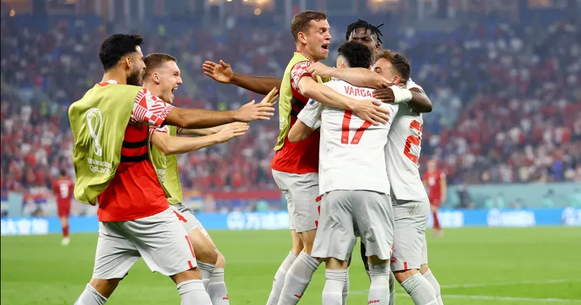 Suiza venció a Serbia en un partidazo y avanzó a los octavos de final