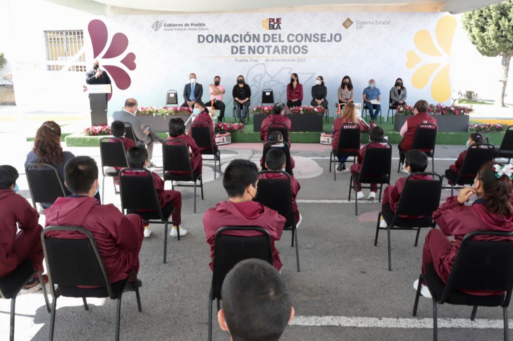 Recibe SEDIF donación del Consejo de Notarios para menores de Casas de Asistencia