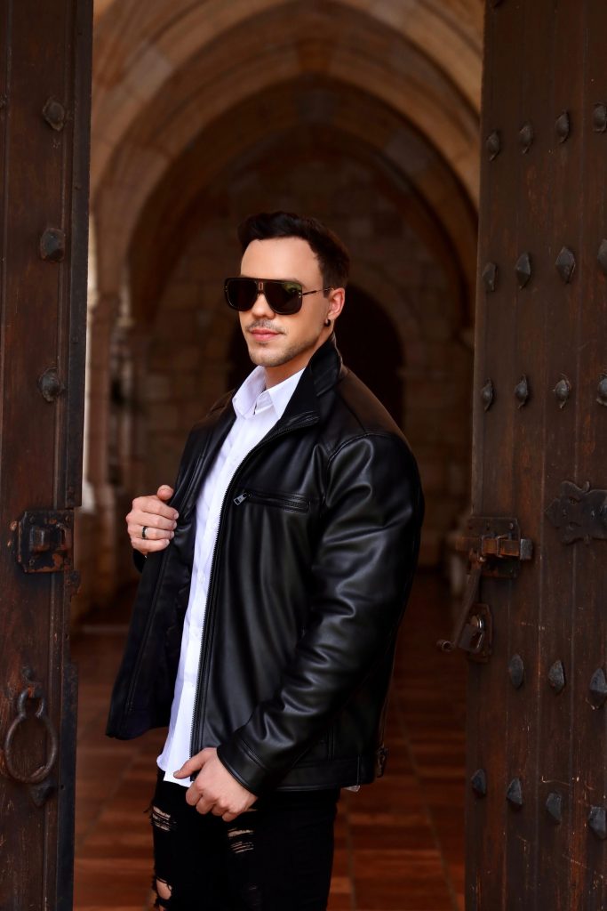 Morena” es el nuevo sencillo del cantante, compositor, productor y cineasta Carlos Salazar.