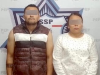 Detienen a pareja de presuntos narcomenudistas en Tepeaca