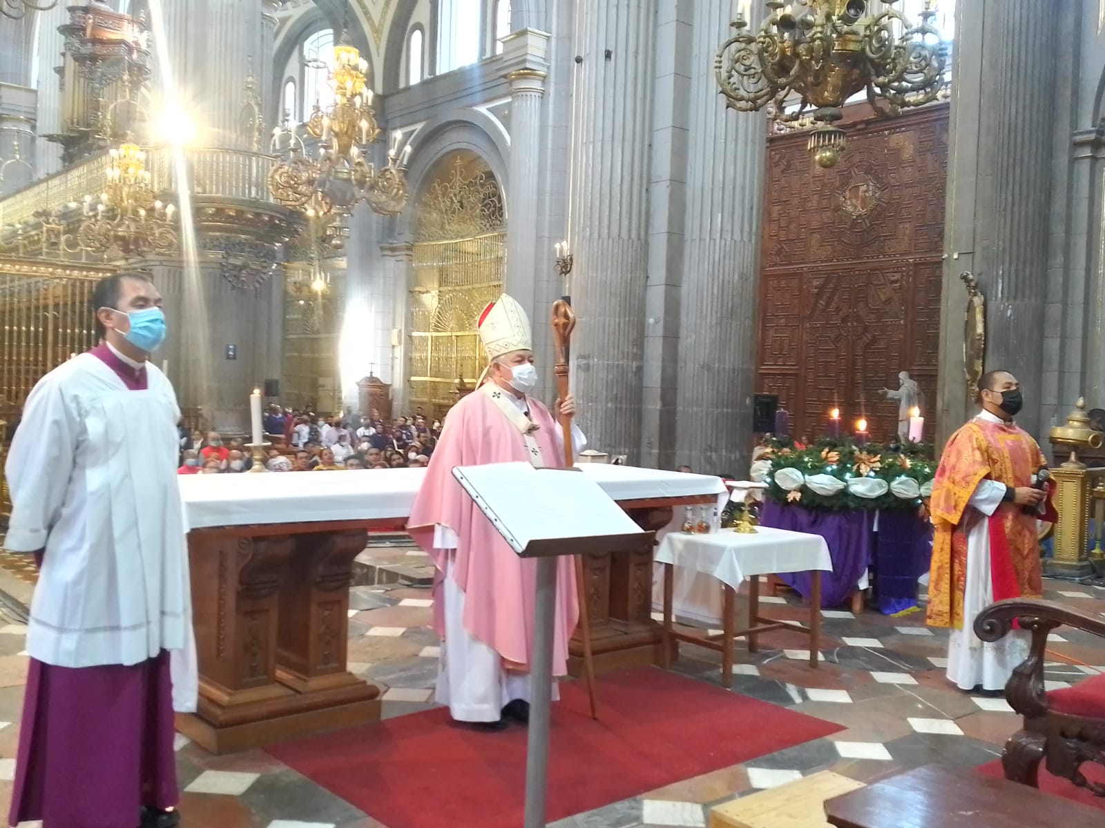 Arzobispo de Puebla pide por peregrinos que acuden a la Basílica de Guadalupe 