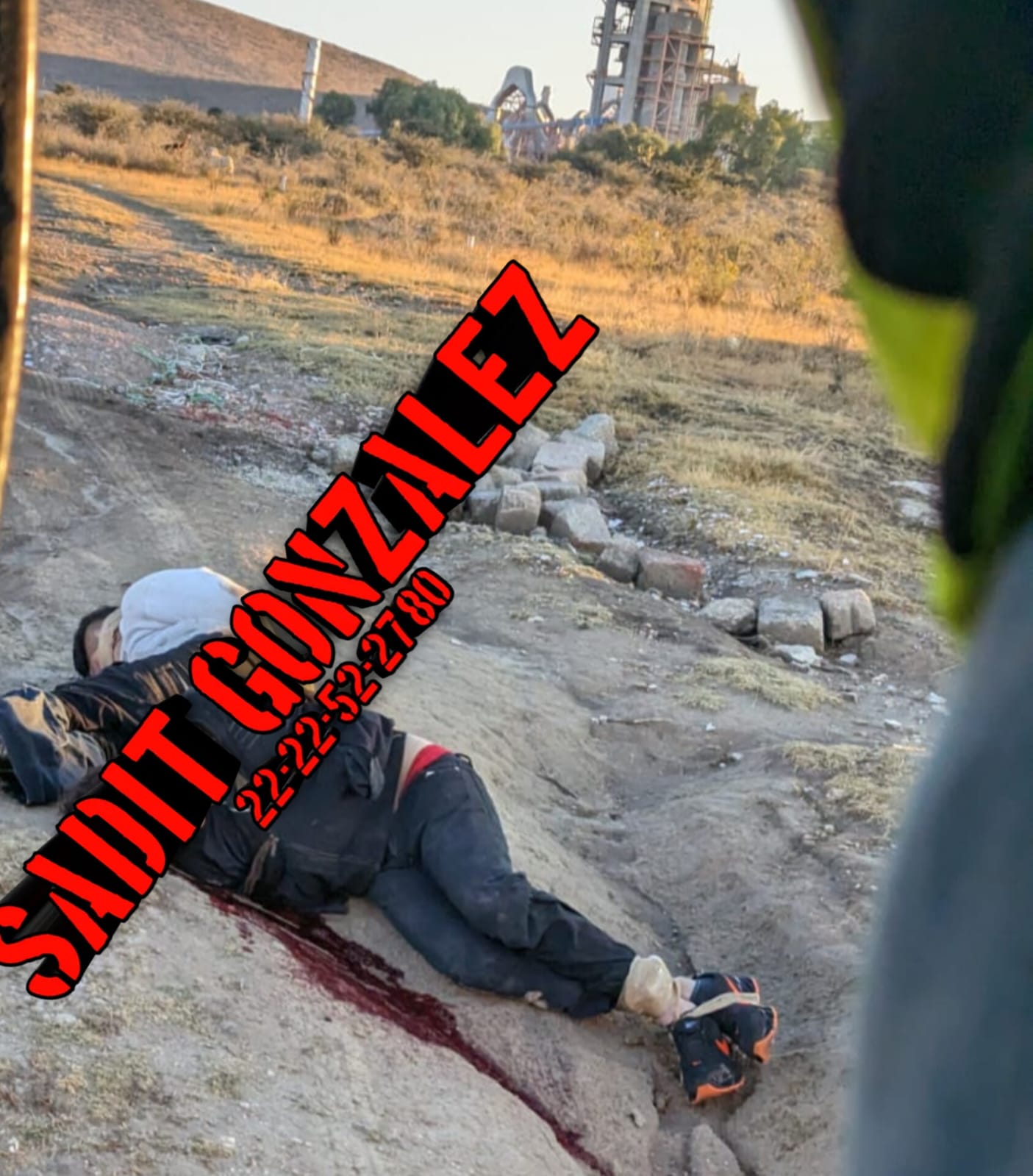 Tiran cadáveres de dos hombres con huellas de violencia en límites de Tecali con Cuautinchan