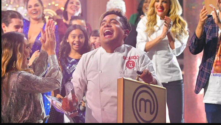 ¡Loba! Ricardo gana la gran final de MasterChef Celebrity 2022