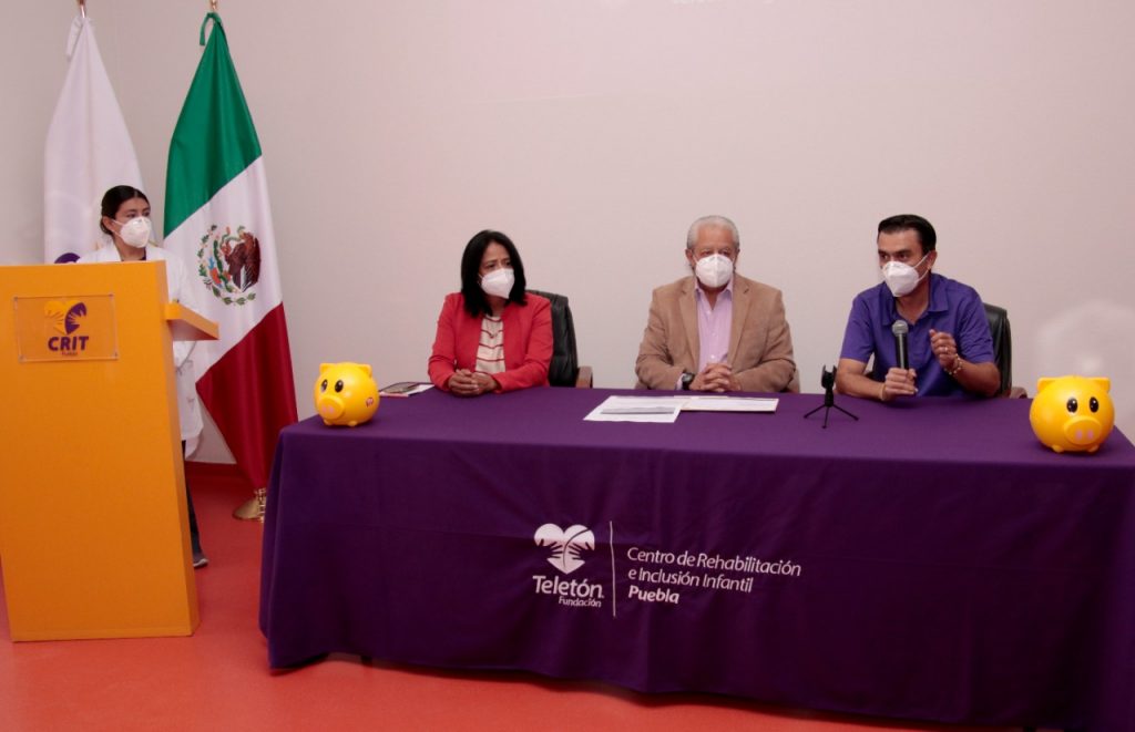 Reciben fisioterapeutas del ISSSTEP reconocimientos por el CRIT Puebla