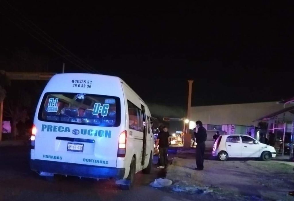 Balean a policía al intentar frustrar asalto a una combi en Tehuacán