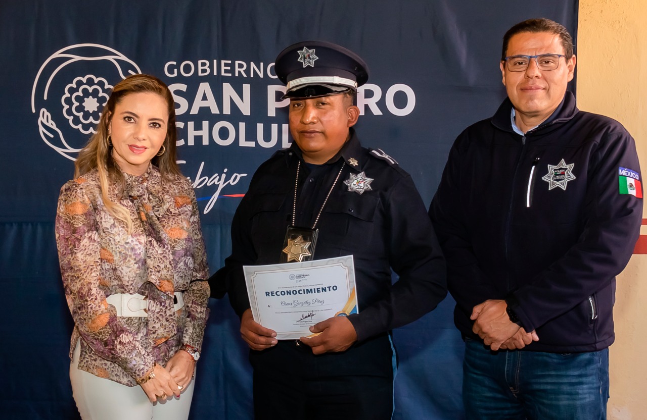 Premian a policía de San Pedro Cholula