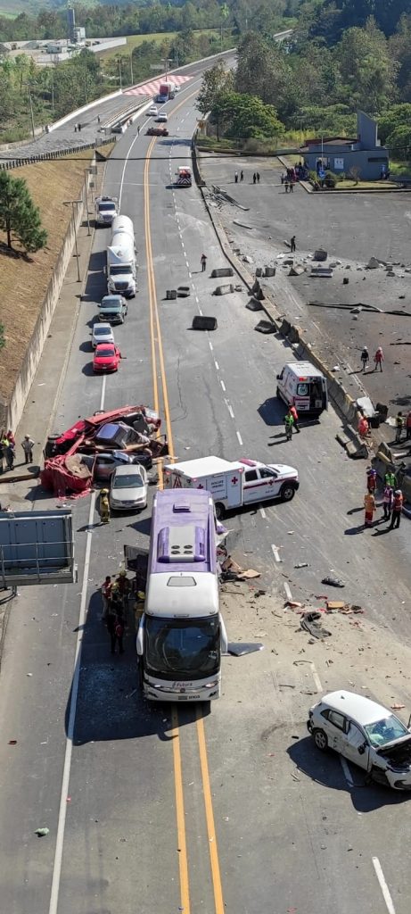 Dos muertos, saldo preliminar de la carambola en Huauchinango
