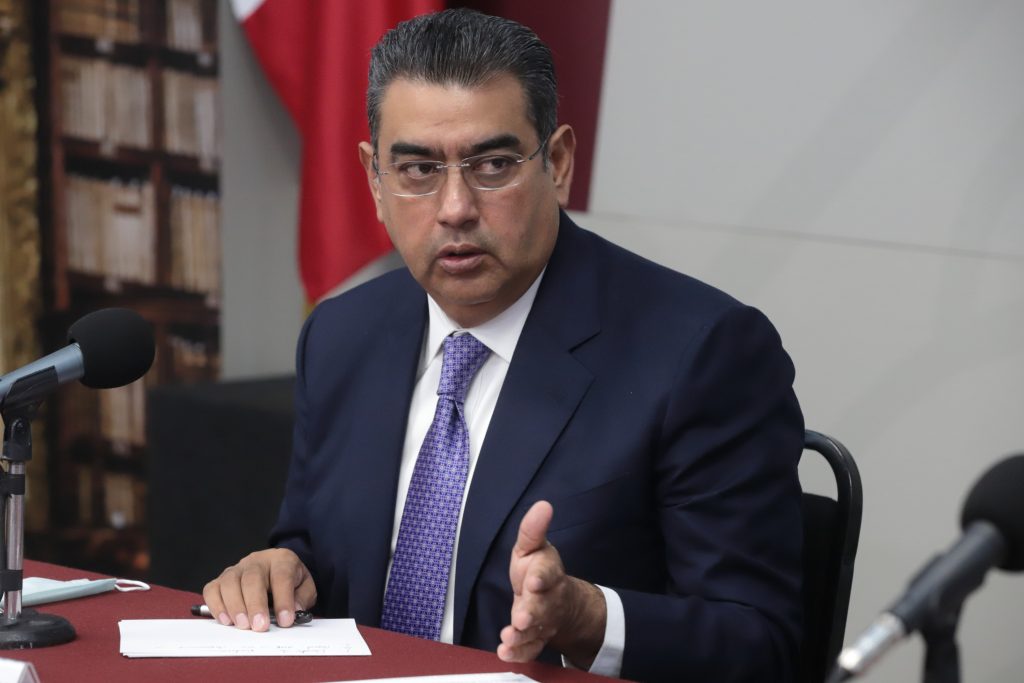 Emite gobierno decreto para prevenir posible alza exponencial de contagios de covid- 19