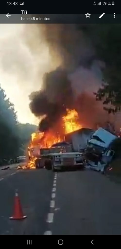 Arde camión en la México Tuxpan