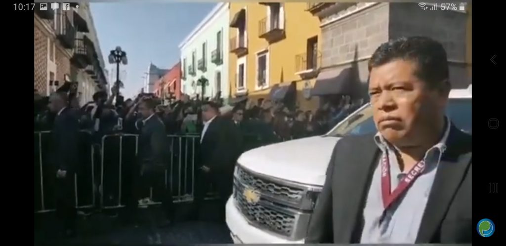 Video desde Puebla: Cortejo fúnebre del gobernador Barbosa sale del Congreso local hacia Palacio de Justicia