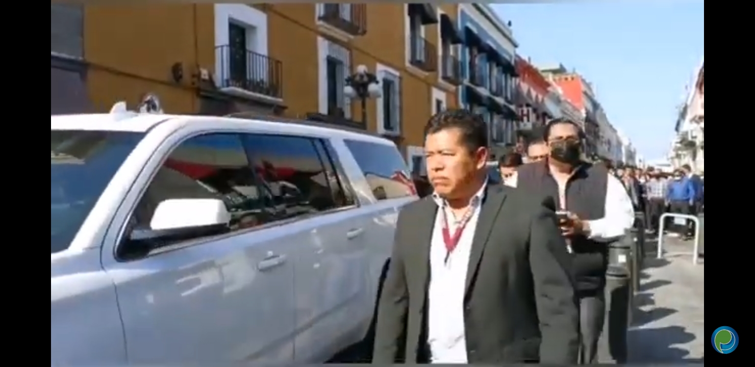 Video desde Puebla: Familia de Miguel Barbosa se dirige al Palacio de Justicia
