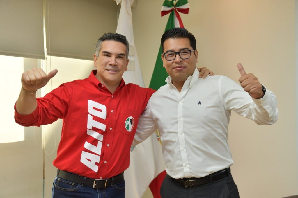 Niega dirigente del PRI desbandada luego de que priístas apoyaran marcha en favor de la 4T