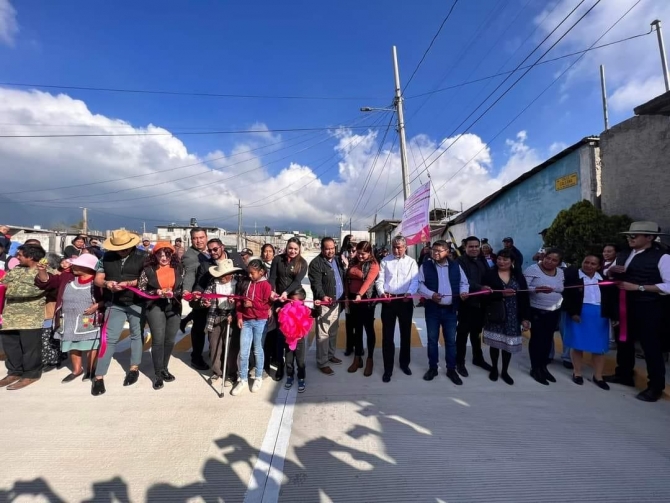 Alcaldesa Ivette Topete García le cumple a los habitantes de Amecameca