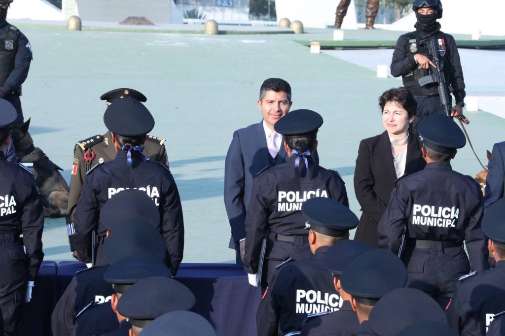 Se gradúan 79 policías en Puebla capital
