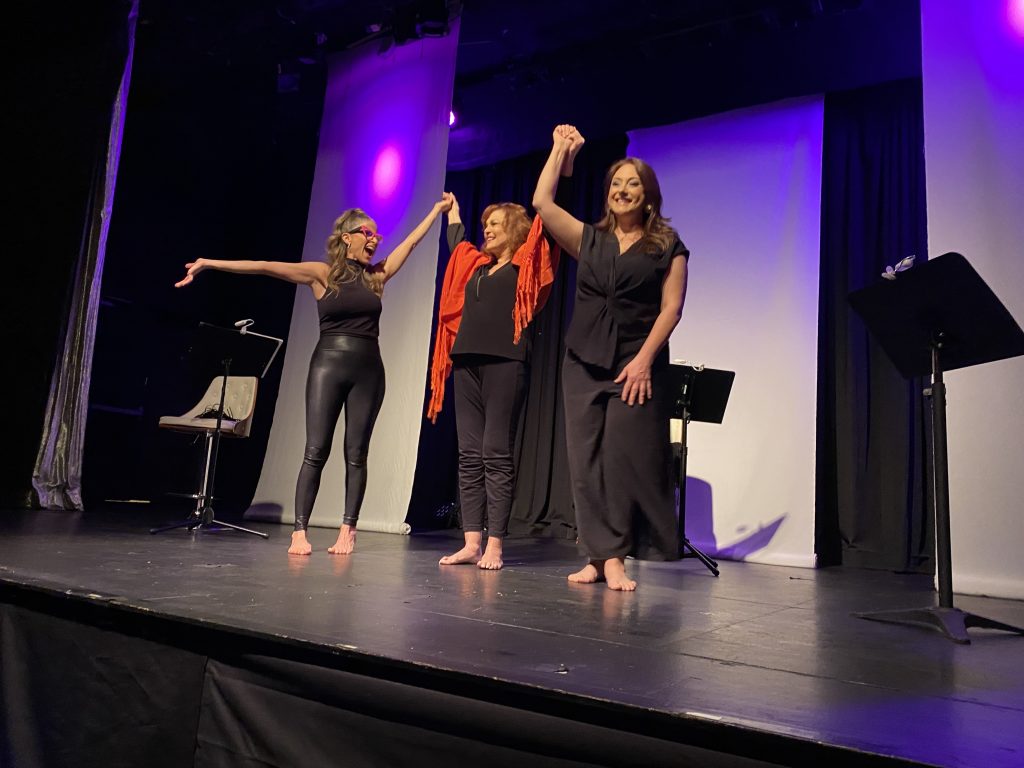 Las doctoras Klara Senior y Sofía Herrera se estrenan como actrices en el clásico “Monólogos de la vagina”