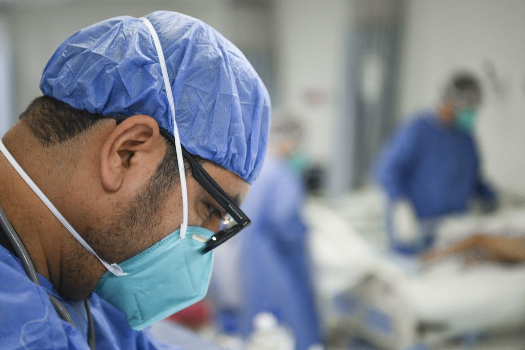 En 24 horas, murieron 3 hombres por coronavirus en Puebla