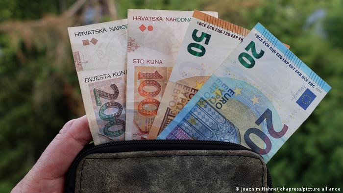 Croacia introduce el euro