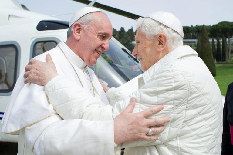 La muerte de Benedicto XVI despeja el camino para que el papa Francisco se retire en el futuro