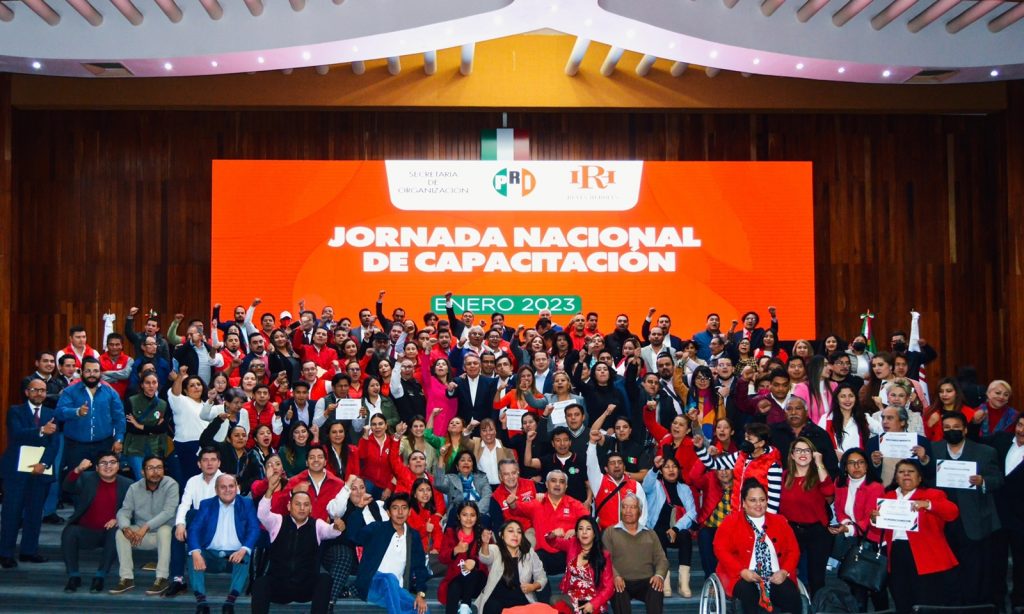 Asiste el Comité Directivo Estatal, en compañía de representantes de sectores y organizaciones del PRI a la Primera Jornada Nacional de Capacitación del CEN 2023