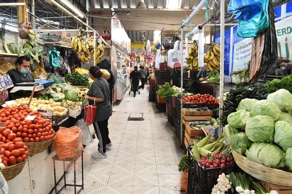Para afrontar la cuesta de enero, consume en el mercado local