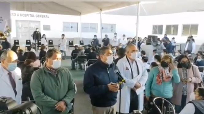 Video desde Puebla: Gobernador Sergio Salomón Céspedes descartó desabasto de gasolina