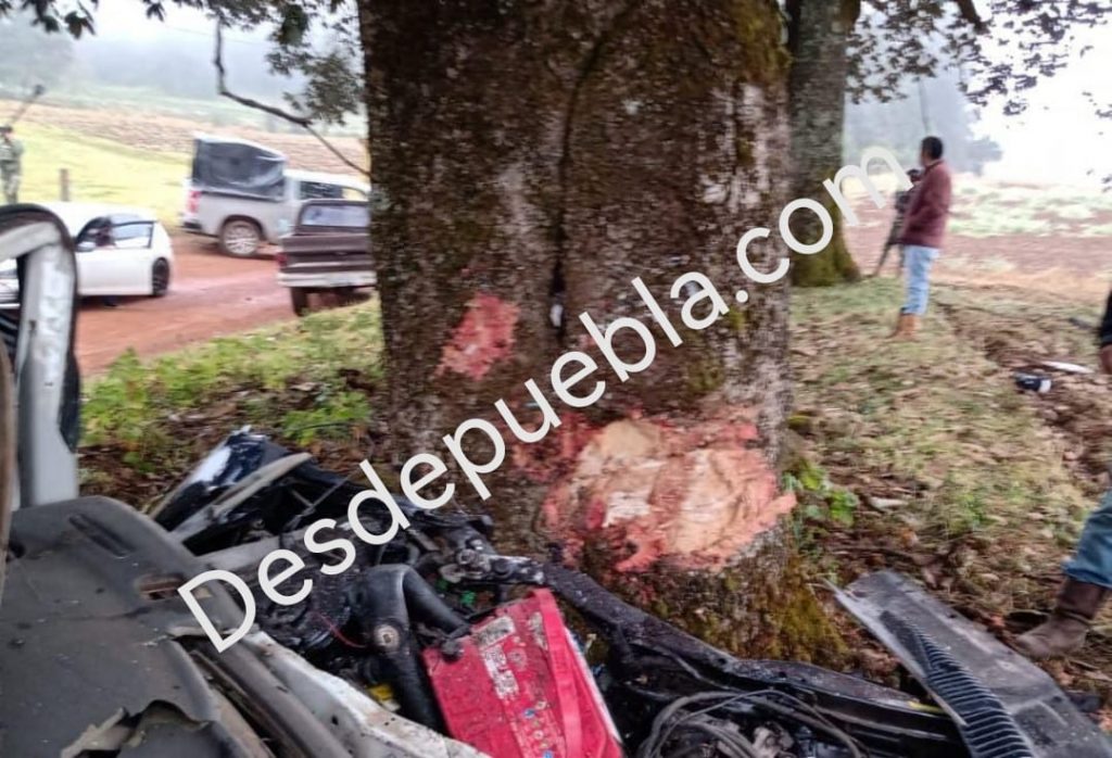 Perdió la vida prensado en su automóvil