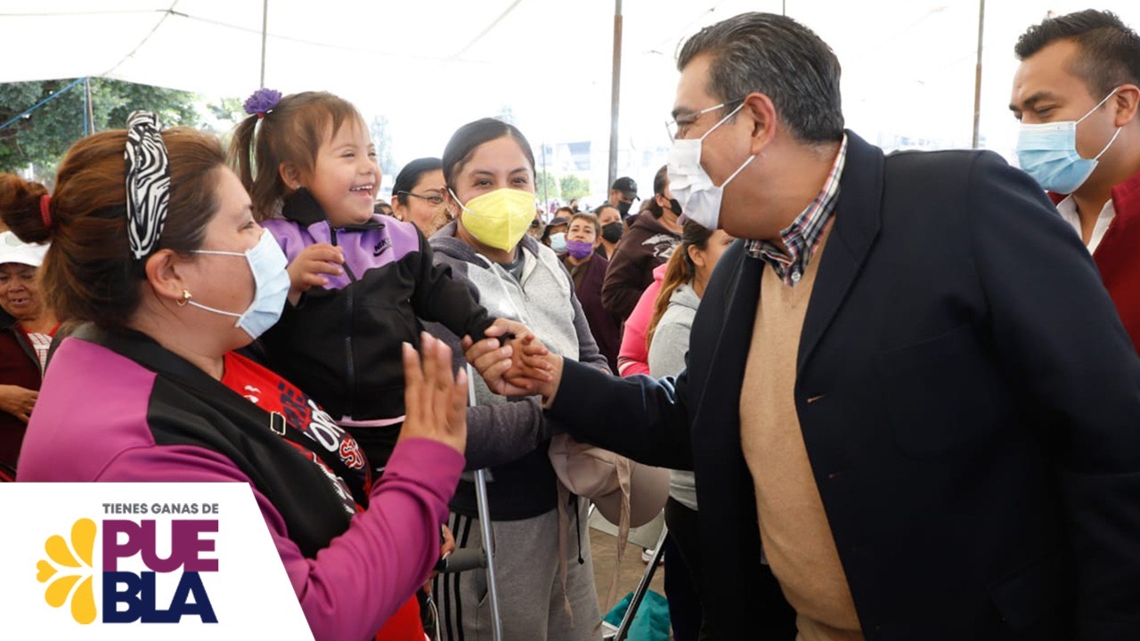 Entrega gobernador Sergio Salomón Céspedes apoyos sociales en Huejotzingo