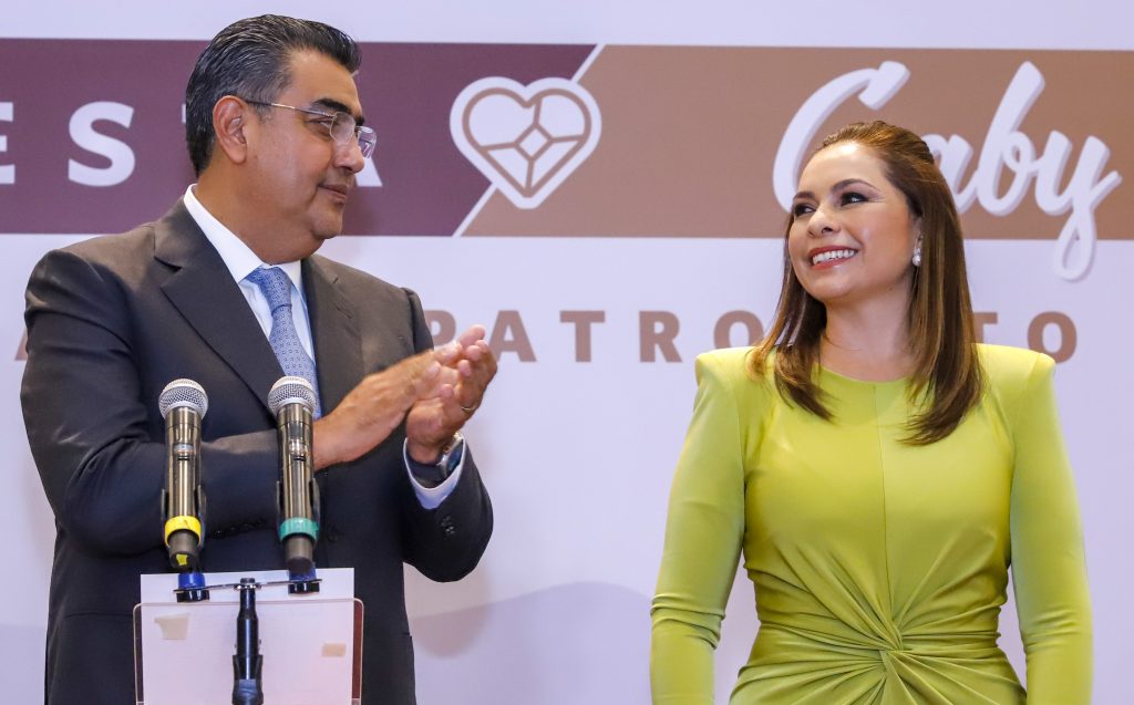 Toma protesta Gabriela Bonilla como presidenta del SEDIF; gobernador reconoce liderazgo de Rosario Orozco