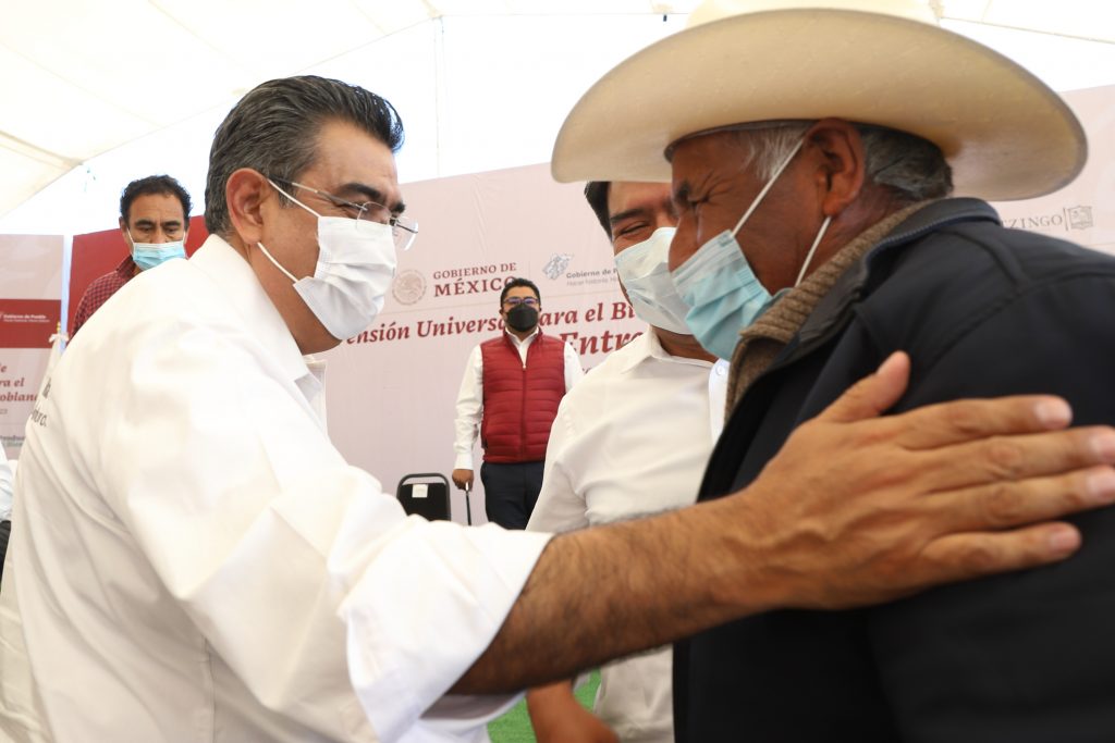 Con el ejemplo de AMLO, en Puebla se gobierna a favor de quienes más lo requieren: Sergio Salomón Céspedes