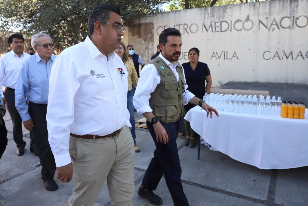 Sergio Salomón Céspedes y Jorge Alcocer supervisan obras en IMSS San Alejandro