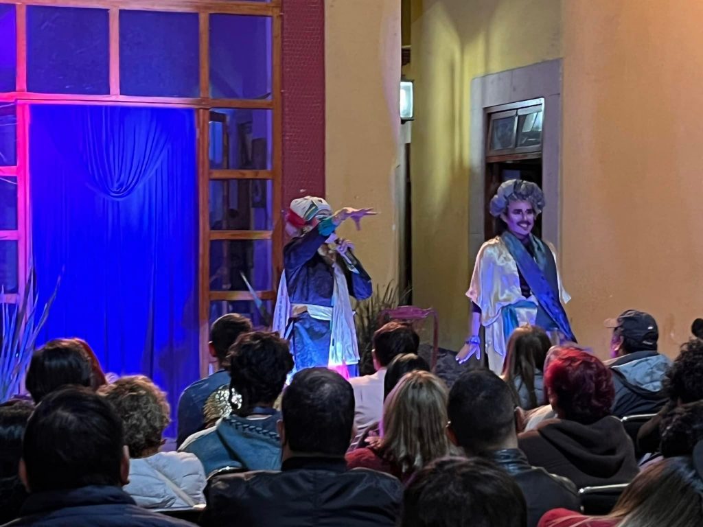 Presentaron obra de Teatro Magos Cuir