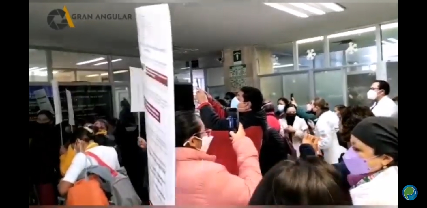 Video desde Puebla: Se manifiestan trabajadores del Issste