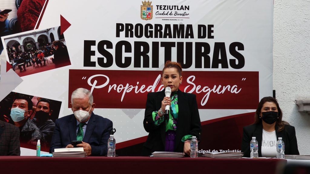 Gobierno de Carlos Peredo entrega 75 escrituras más del programa “Propiedad Segura”
