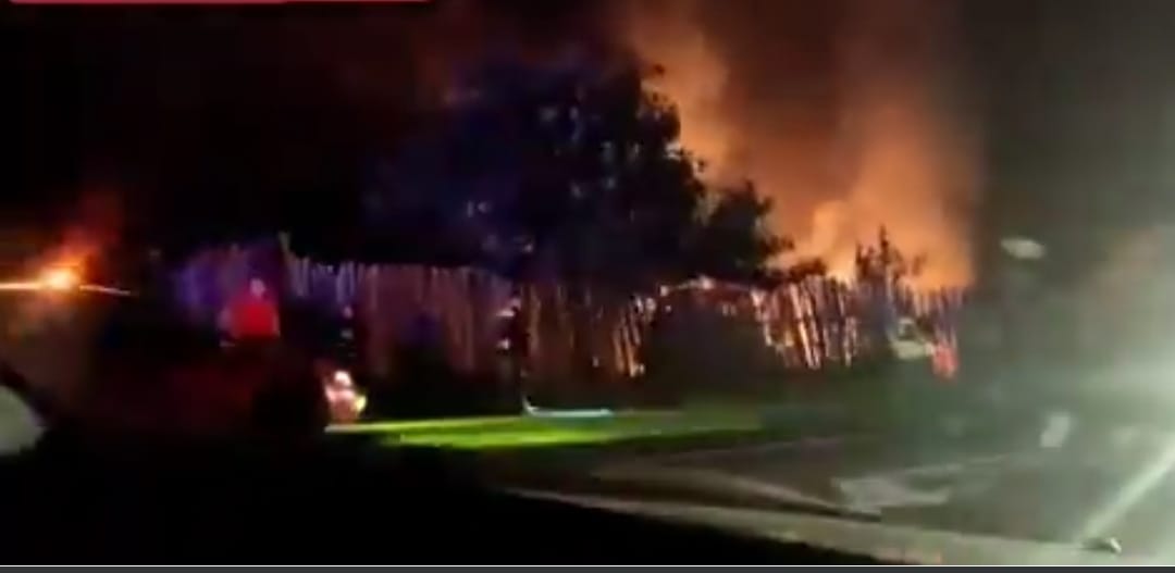 Incendio en la carretera federal México-Tuxpan