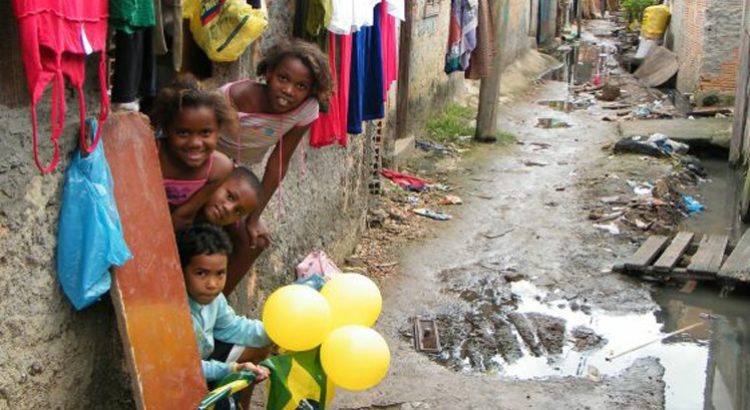 Unicef: Brasil tiene 32 millones de niños y adolescentes en la pobreza