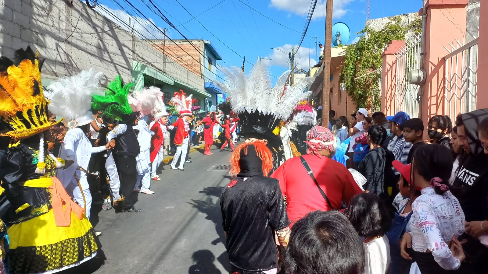 Video desde Puebla: Hasta ahora, saldo blanco en eventos con huehues, reportó Cruz Lepe