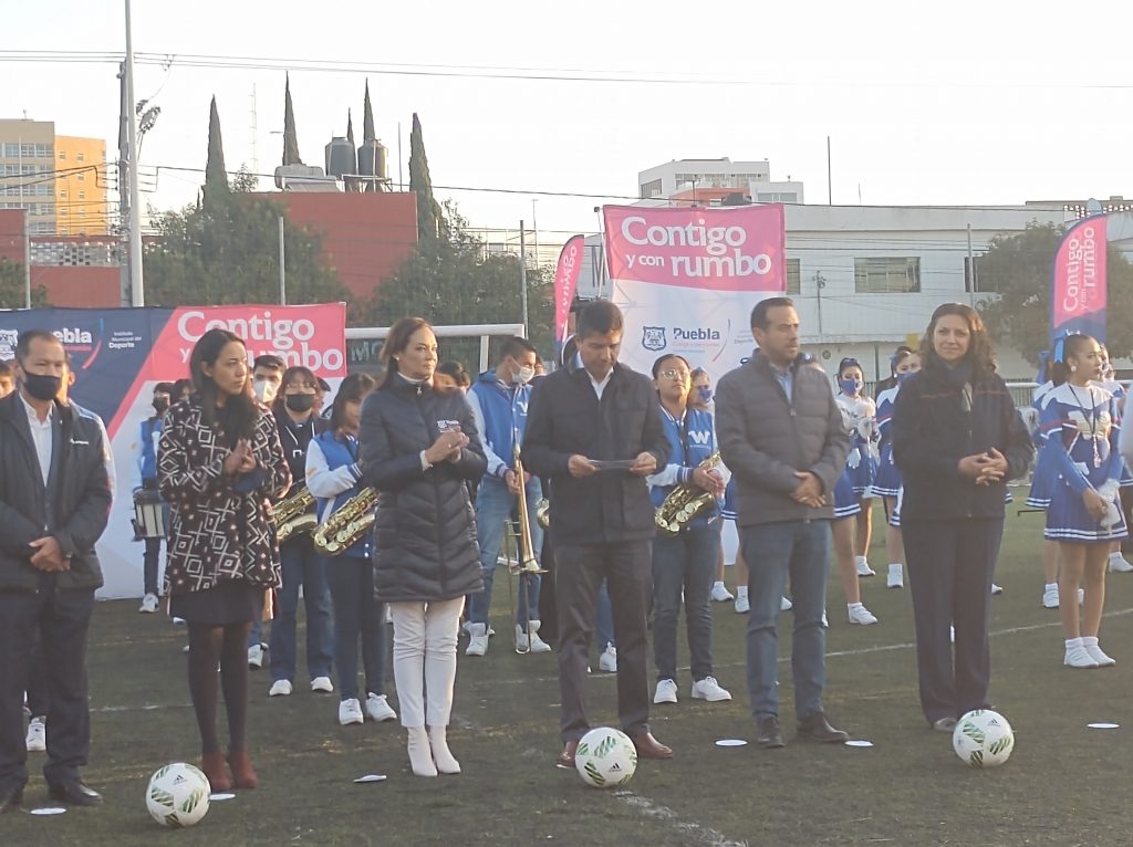 Video desde Puebla: No habrá ley seca, pero no se permitirá la venta y consumo de alcohol en vía pública durante los carnavales, subrayó Rivera Pérez