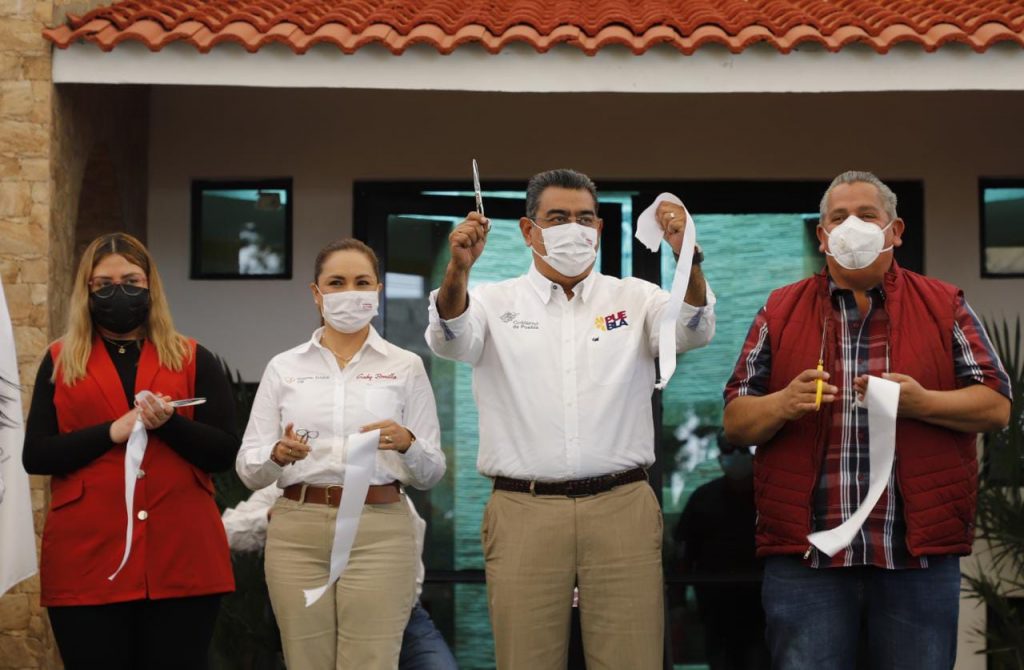 En Puebla, el gobierno abate la desigualdad y respalda a grupos vulnerables, reiteró Sergio Salomón Céspedes