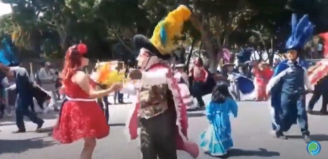 Video desde Puebla: Desfile de Huehues en la Angelópolis