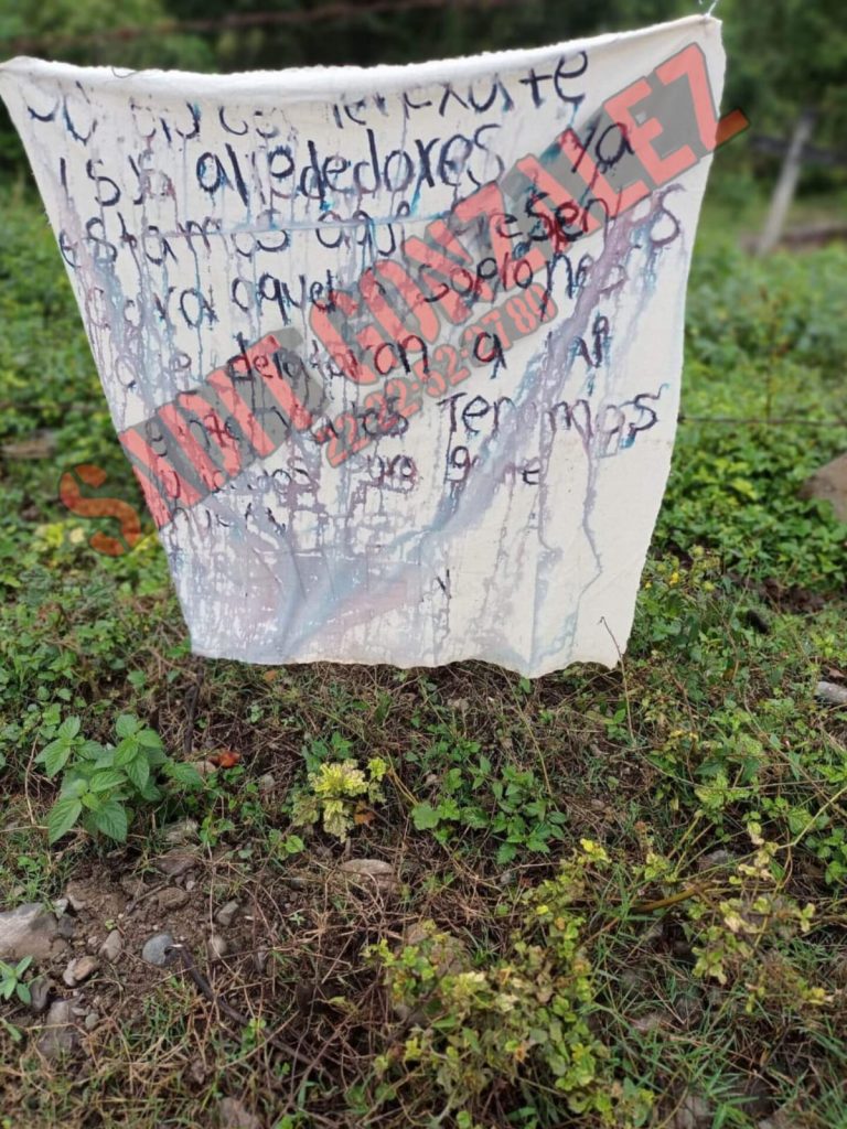 Otra narcomanta en Hueytamalco