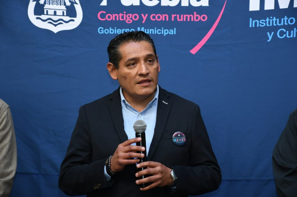 Fernando Cortés entrega los premios municipales de fotografía