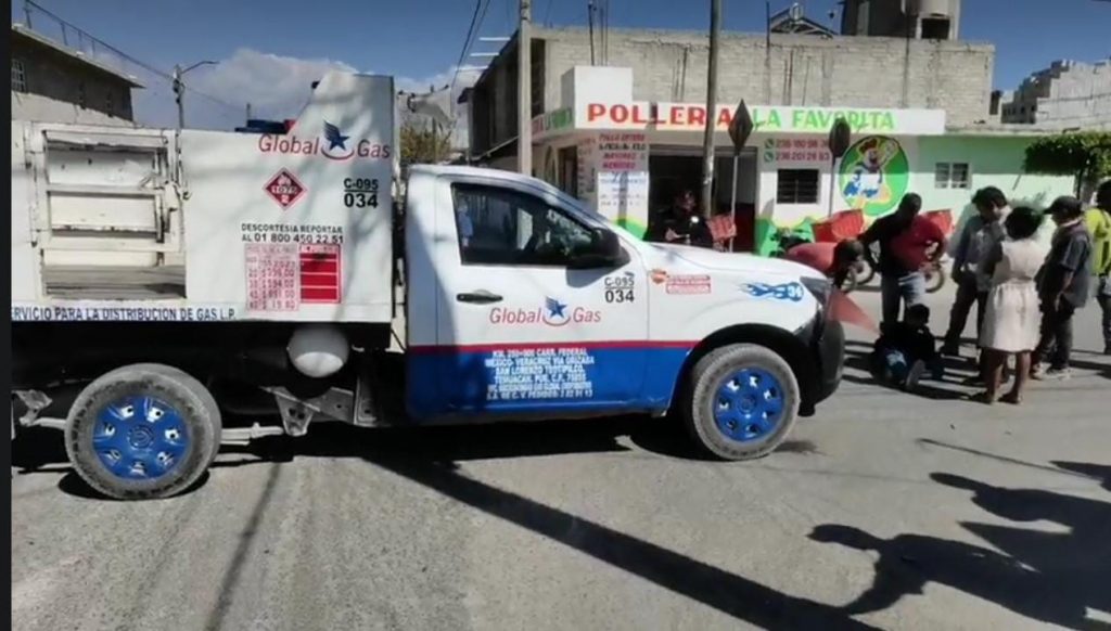 Camioneta gasera atropella a dos menores en Tehuacán