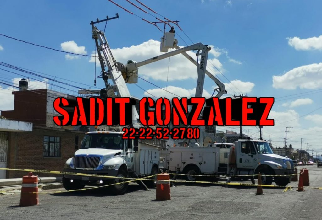 Muere hombre al impactarse contra poste en Granjas de San Isidro