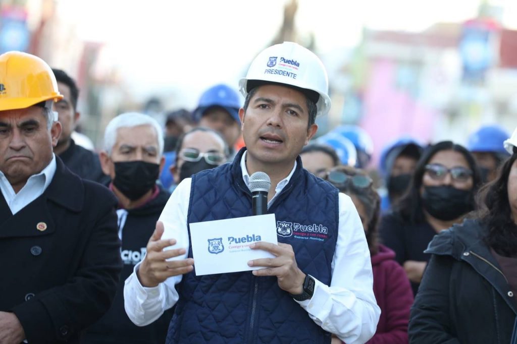 Avanzan obras de drenaje en Aparicio y Xochimehuacan: Eduardo Rivera
